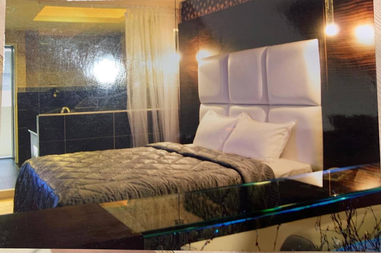 Alexander Motel Каосюн Екстериор снимка