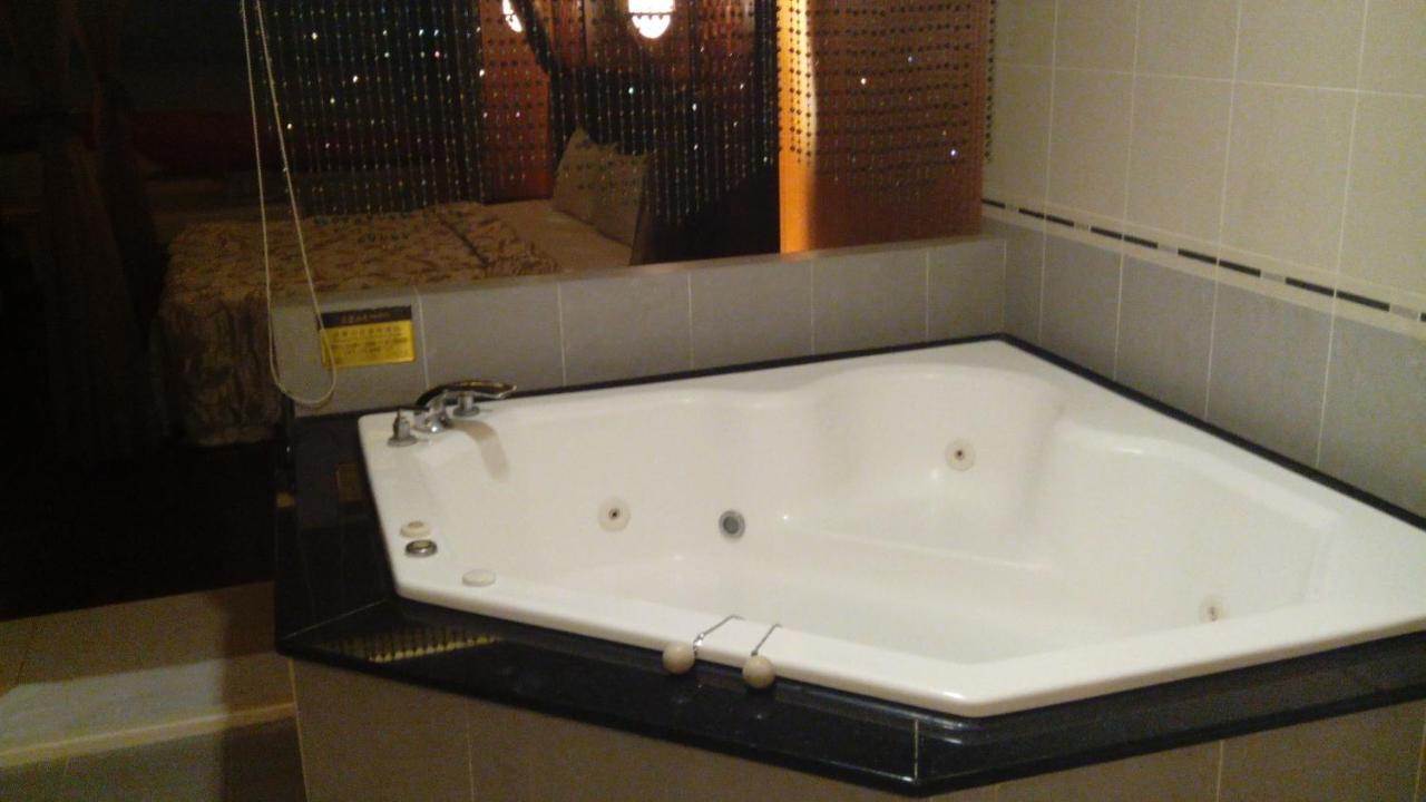 Alexander Motel Каосюн Екстериор снимка