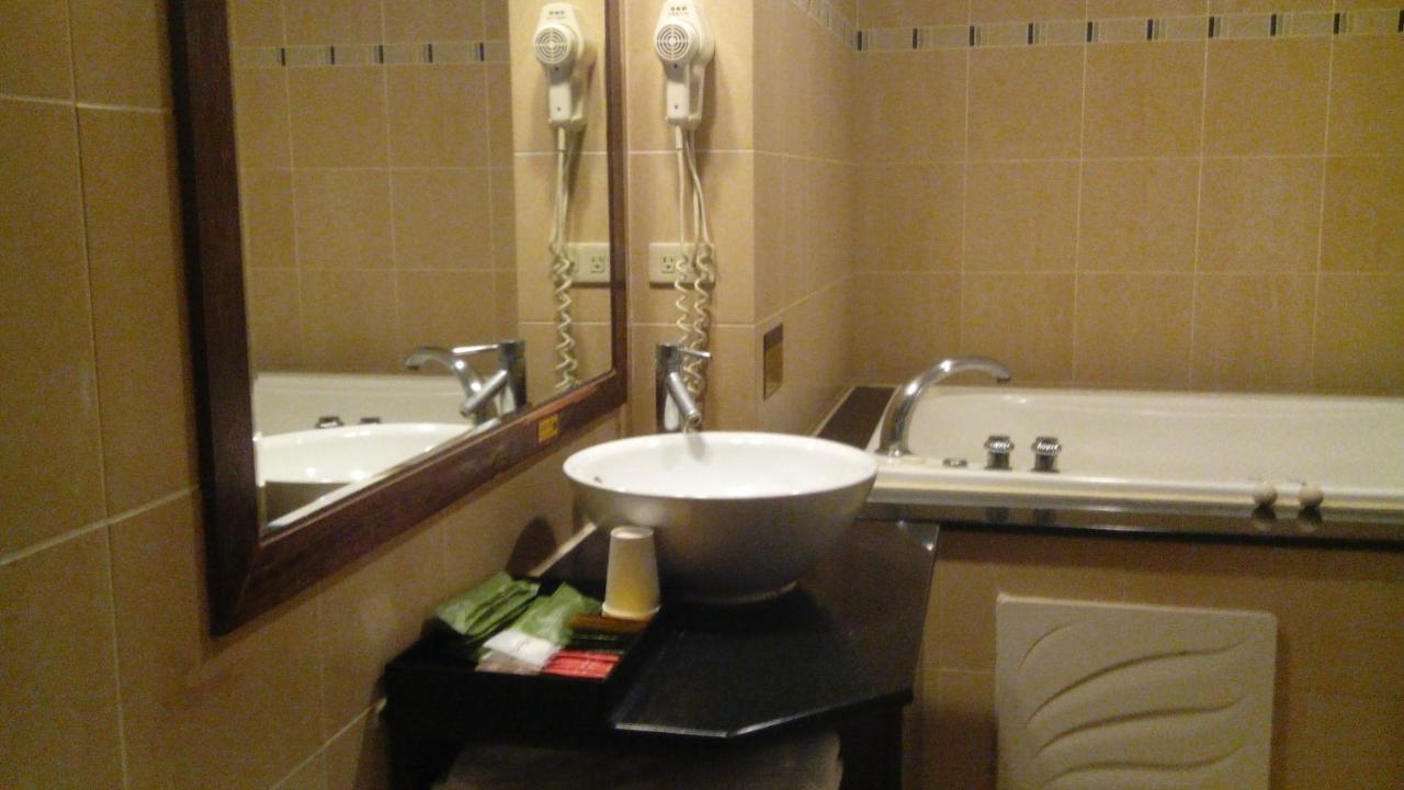 Alexander Motel Каосюн Екстериор снимка